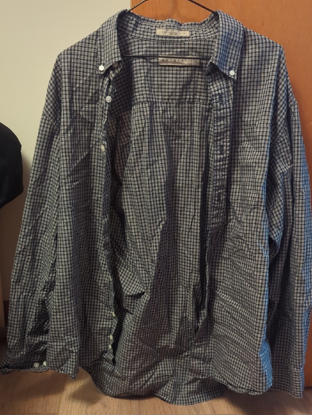 Retreat Vintage Button-Down Plaid Shirt in Blue and White Mens Size Large 16.5